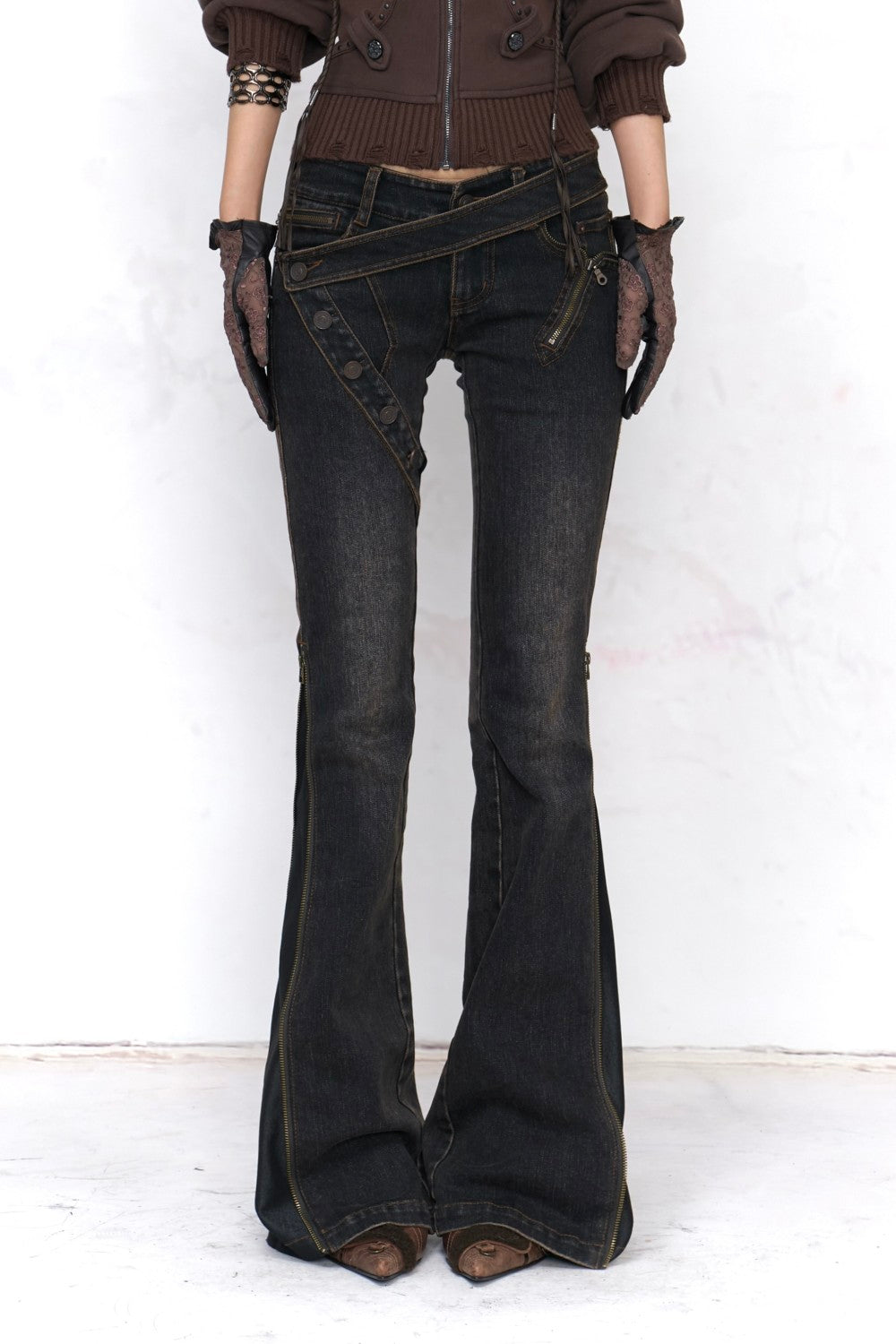 Crossbelt Low Waist Jeans