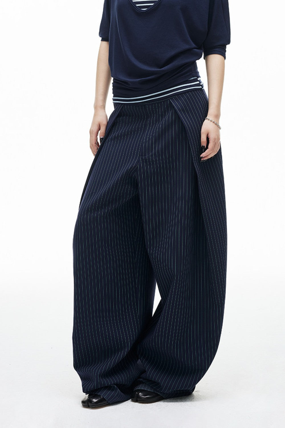 Mina Pinstripe Curve Pants