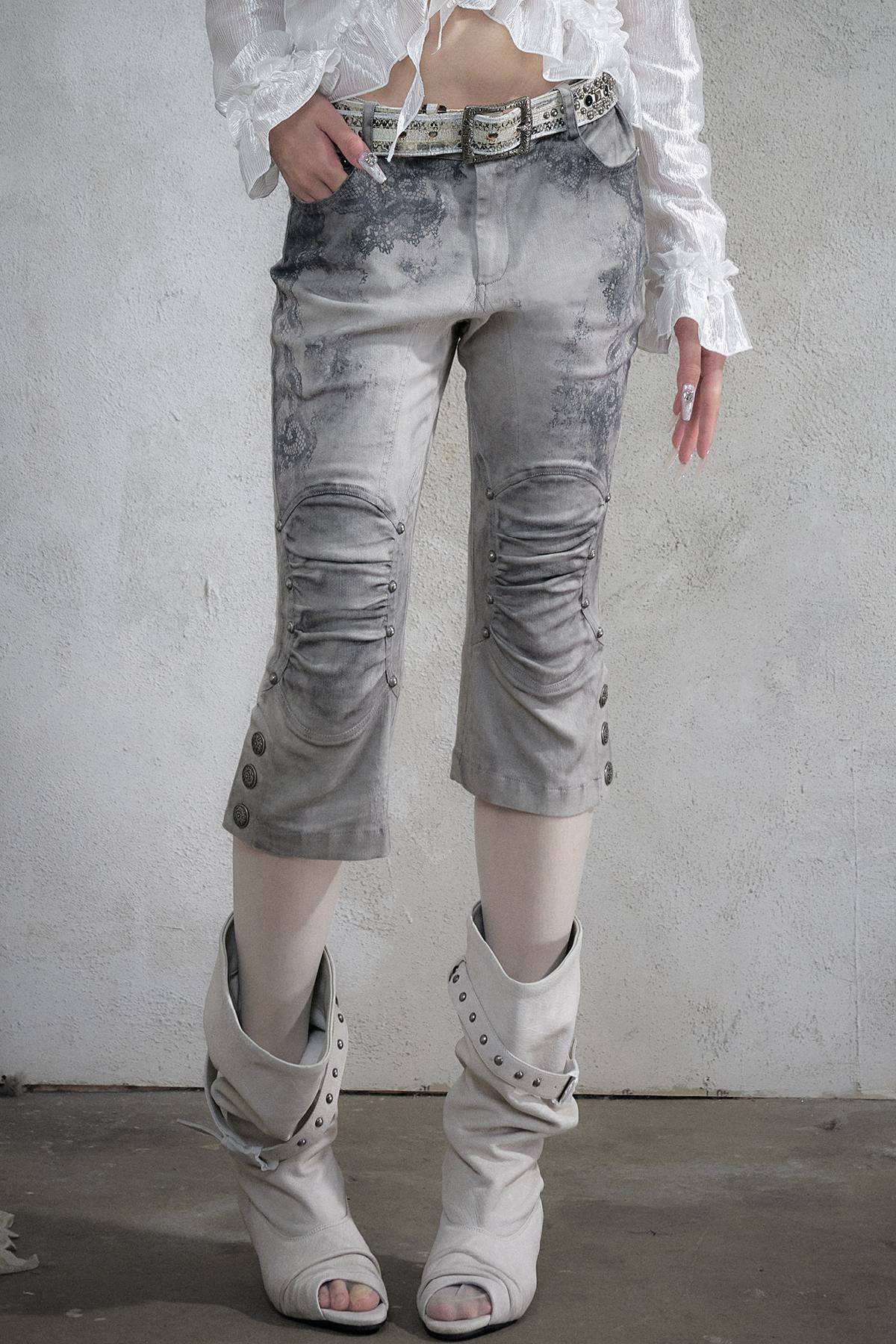 Distressed Capri Jeans