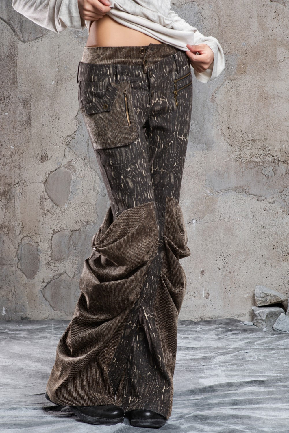 Gravel Stitch Flare Pants